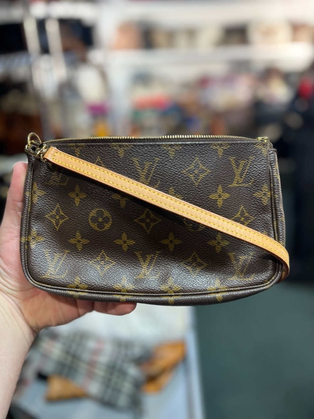 LV MONOGRAM POCHETTE